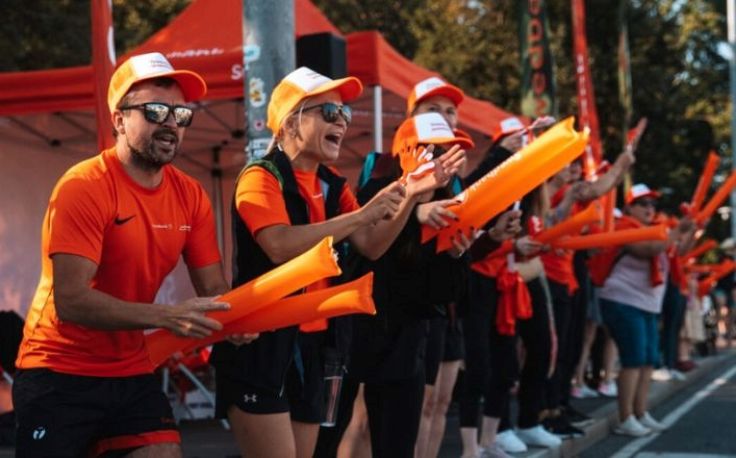 Swedbank support team during the running marathon.